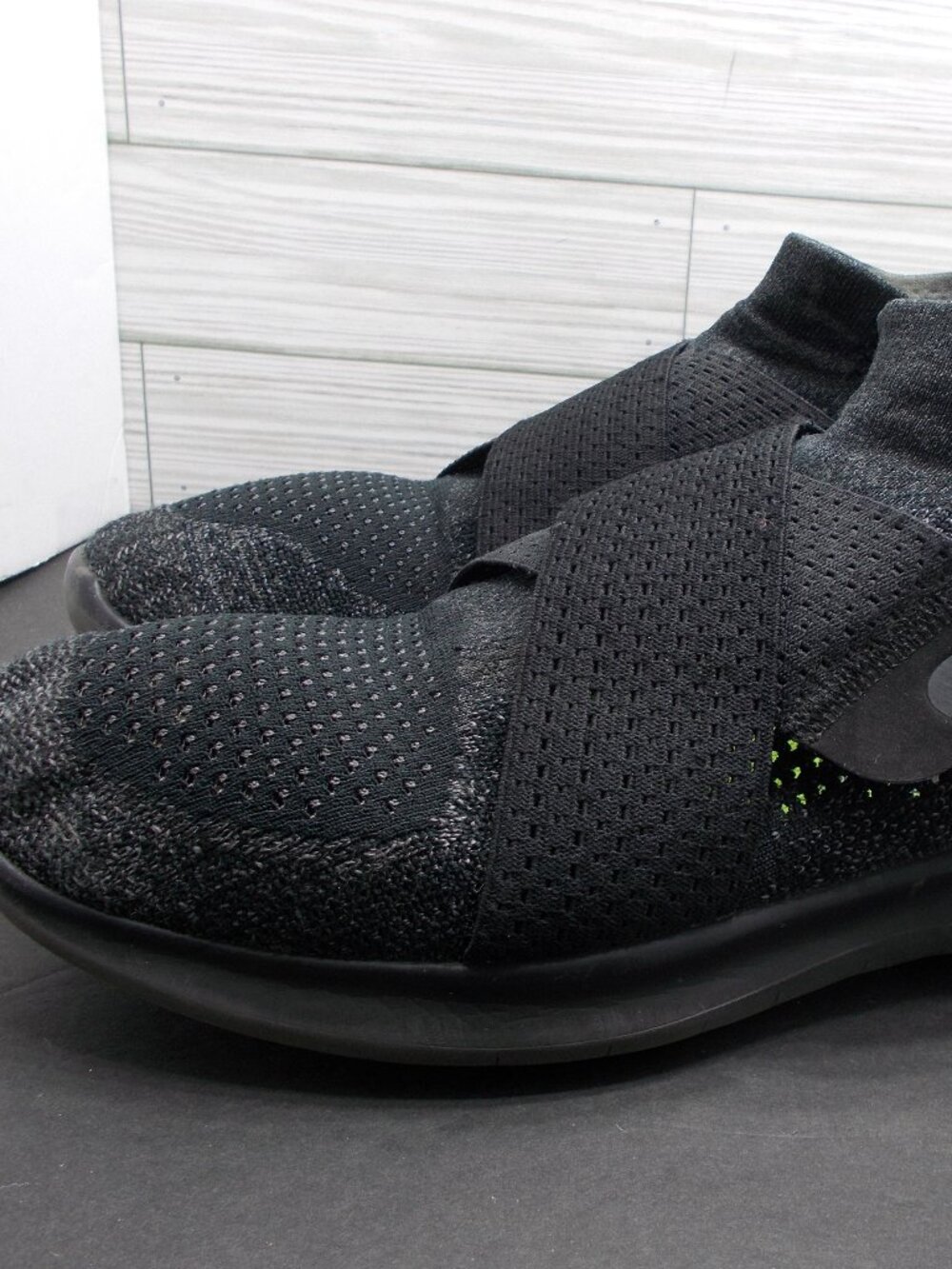 Nike Free RN Motion Flyknit Men's 10.5 Running Shoes 880845-003